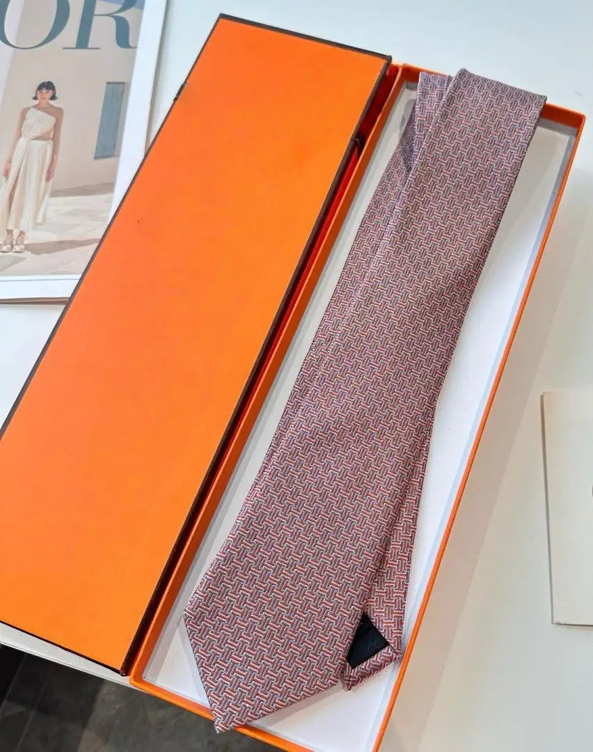 The Sovereign Silk: Handcrafted H-Motif Business Tie