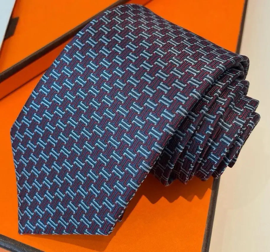 The Sovereign Silk: Handcrafted H-Motif Business Tie