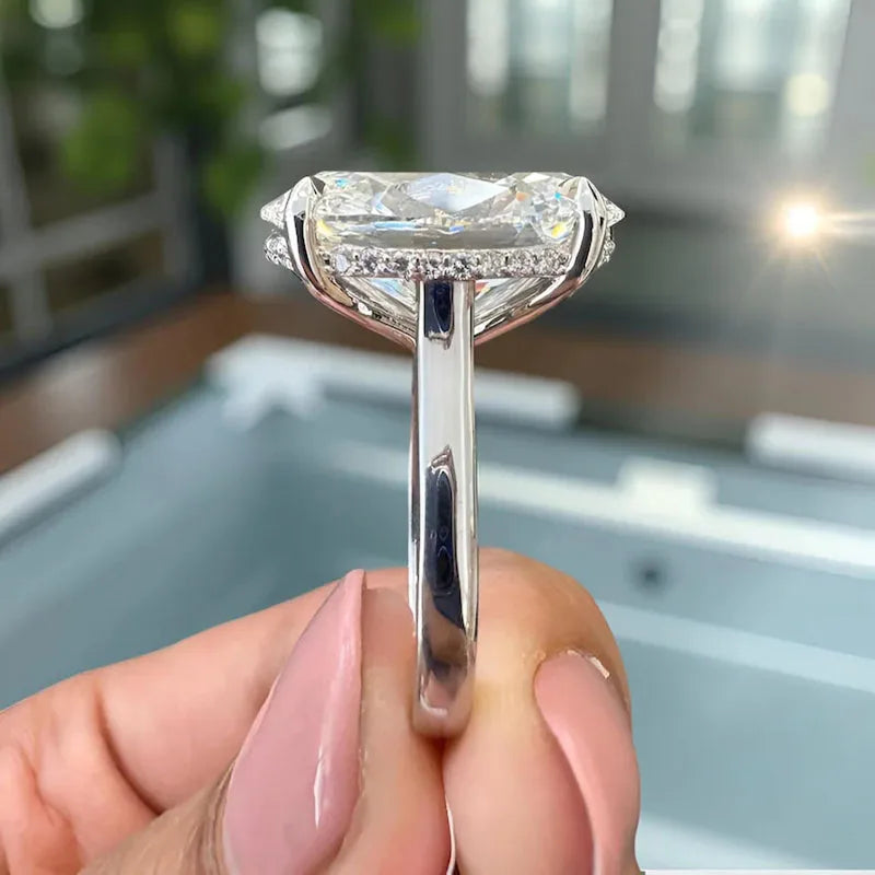 The Sovereign Solitaire: 10-Carat Oval IGI Certified Diamond Ring