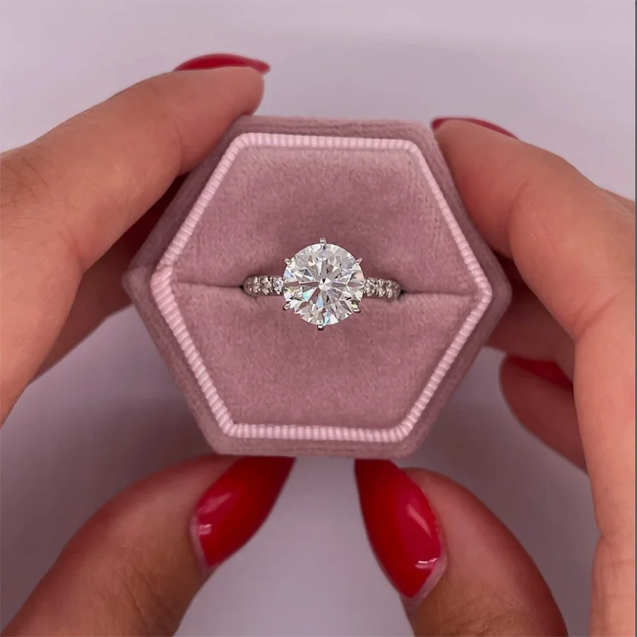 The Eternal Radiant: 14K White Gold Round Cut IGI Bridal Set