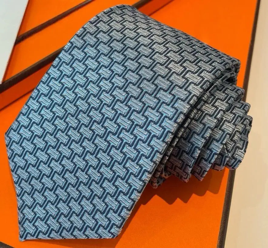 The Sovereign Silk: Handcrafted H-Motif Business Tie