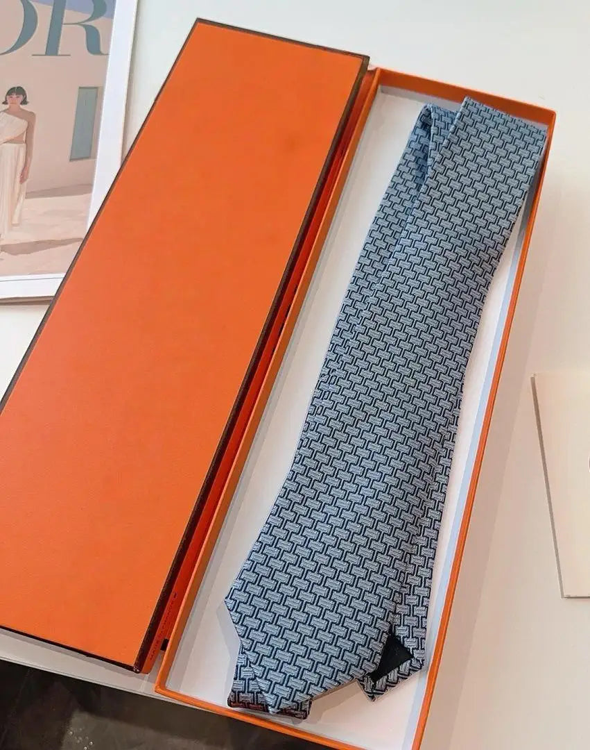 The Sovereign Silk: Handcrafted H-Motif Business Tie