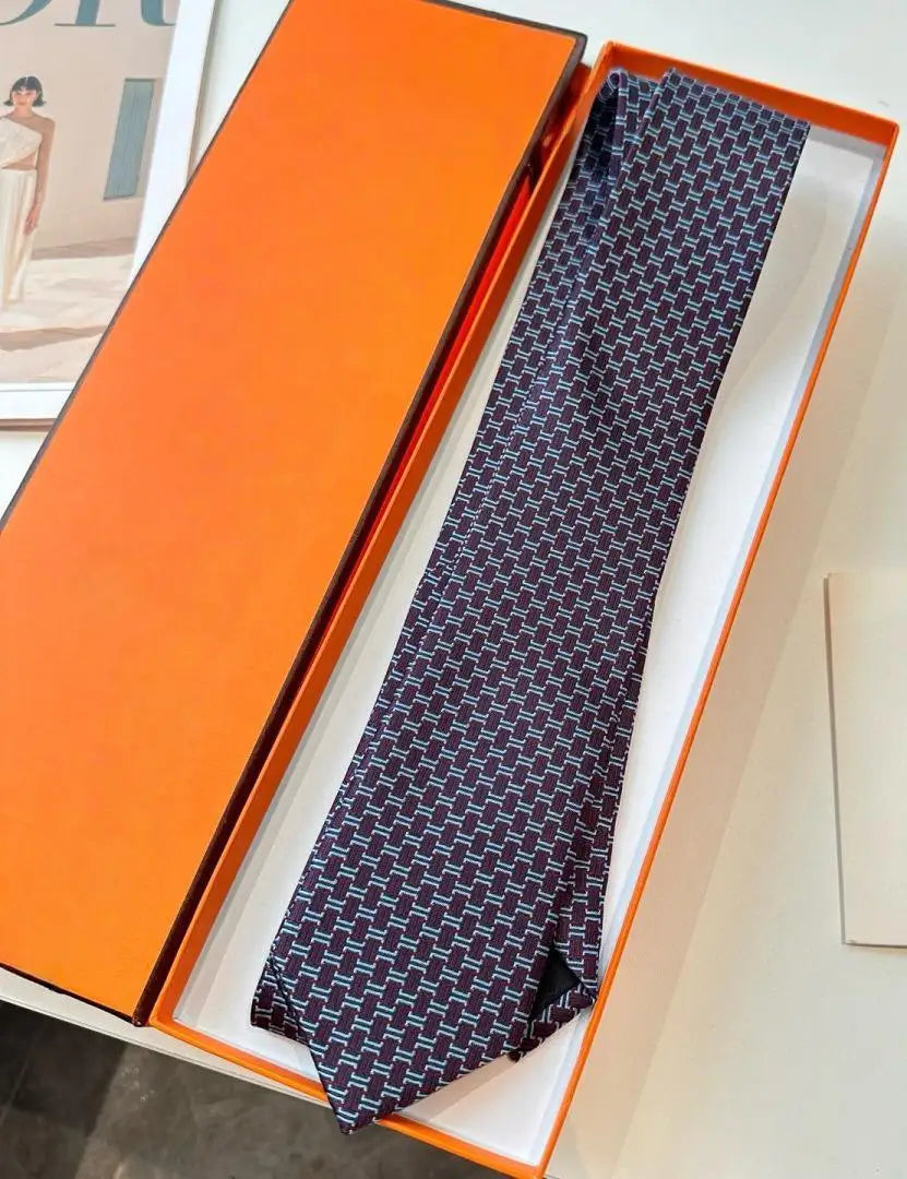 The Sovereign Silk: Handcrafted H-Motif Business Tie