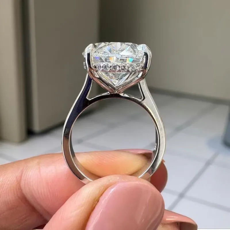 The Sovereign Solitaire: 10-Carat Oval IGI Certified Diamond Ring